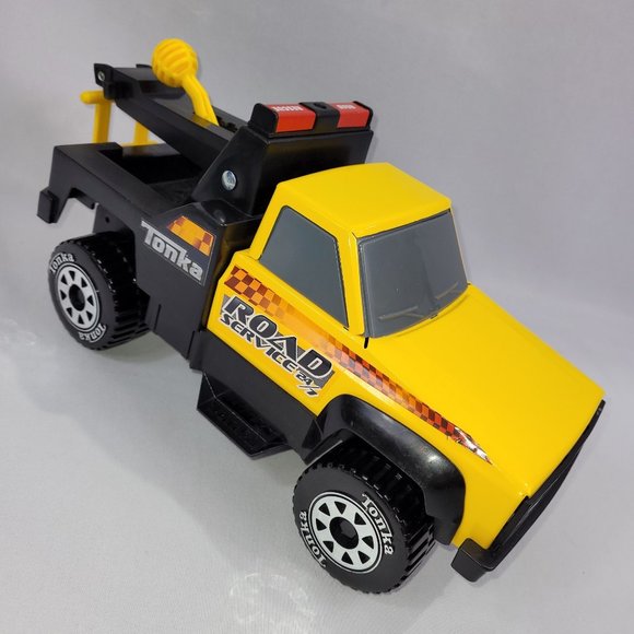Tonka Road Service 2012 Tow Truck 13" Metal & Plastic Chevy Pickup Toy Truck - Picture 1 of 1